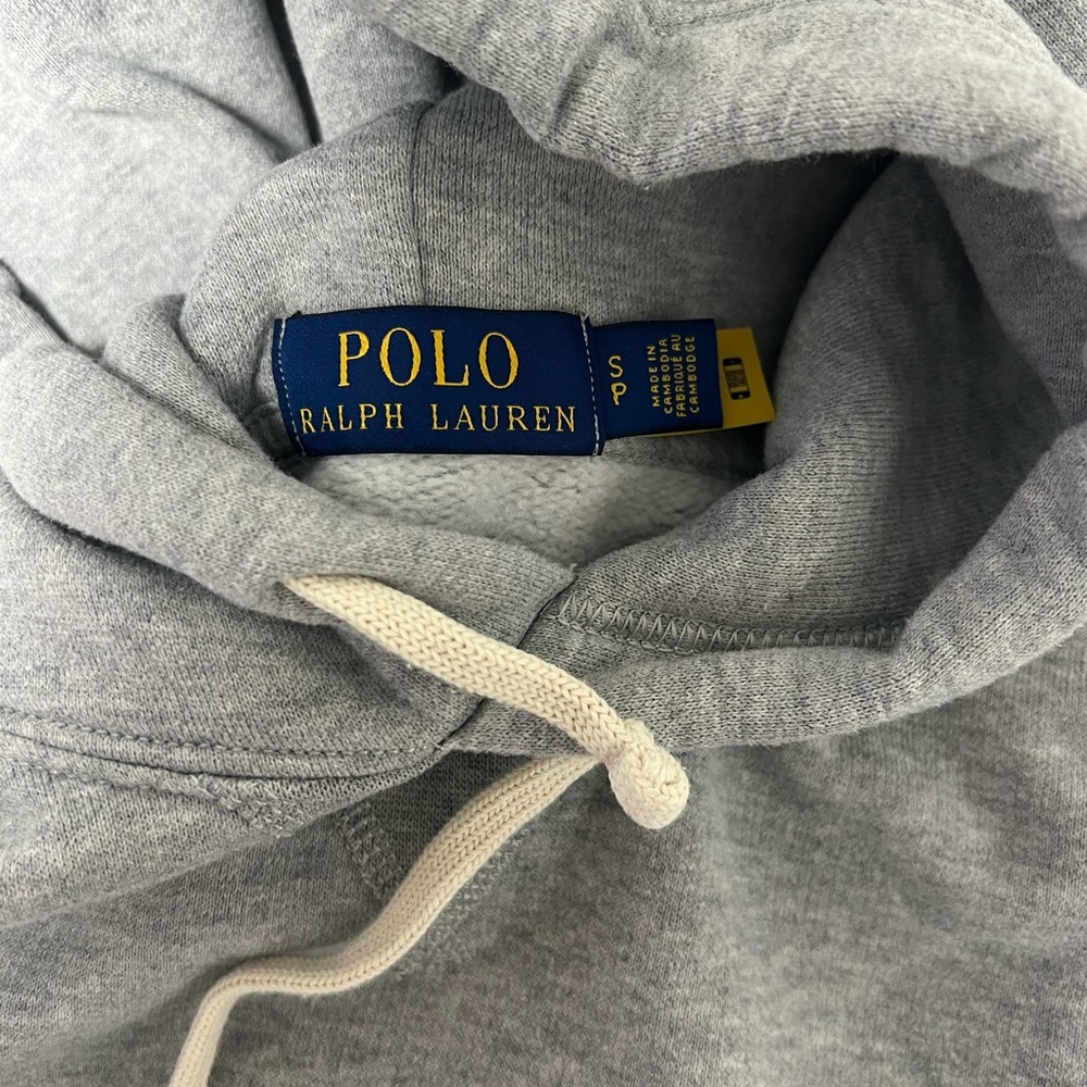 Polo Ralph Lauren Women’s Grey hoodie. Size small petite. Barely worn.